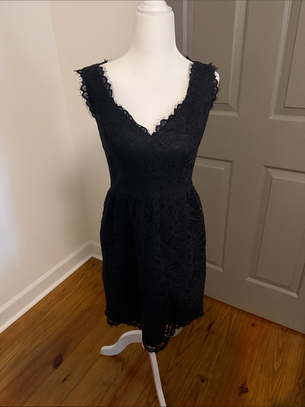 Shosanna Sz S Black Lace V-Neck Sleeveless Dress